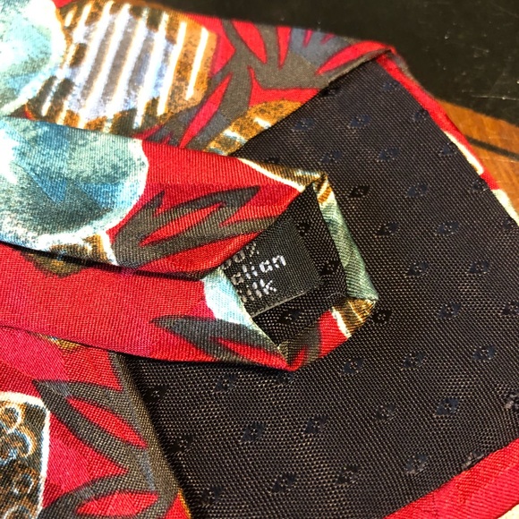 🔥Bugati Italian Silk Tie Red with Sea Green Floral Print Made in the USA - Picture 3 of 7